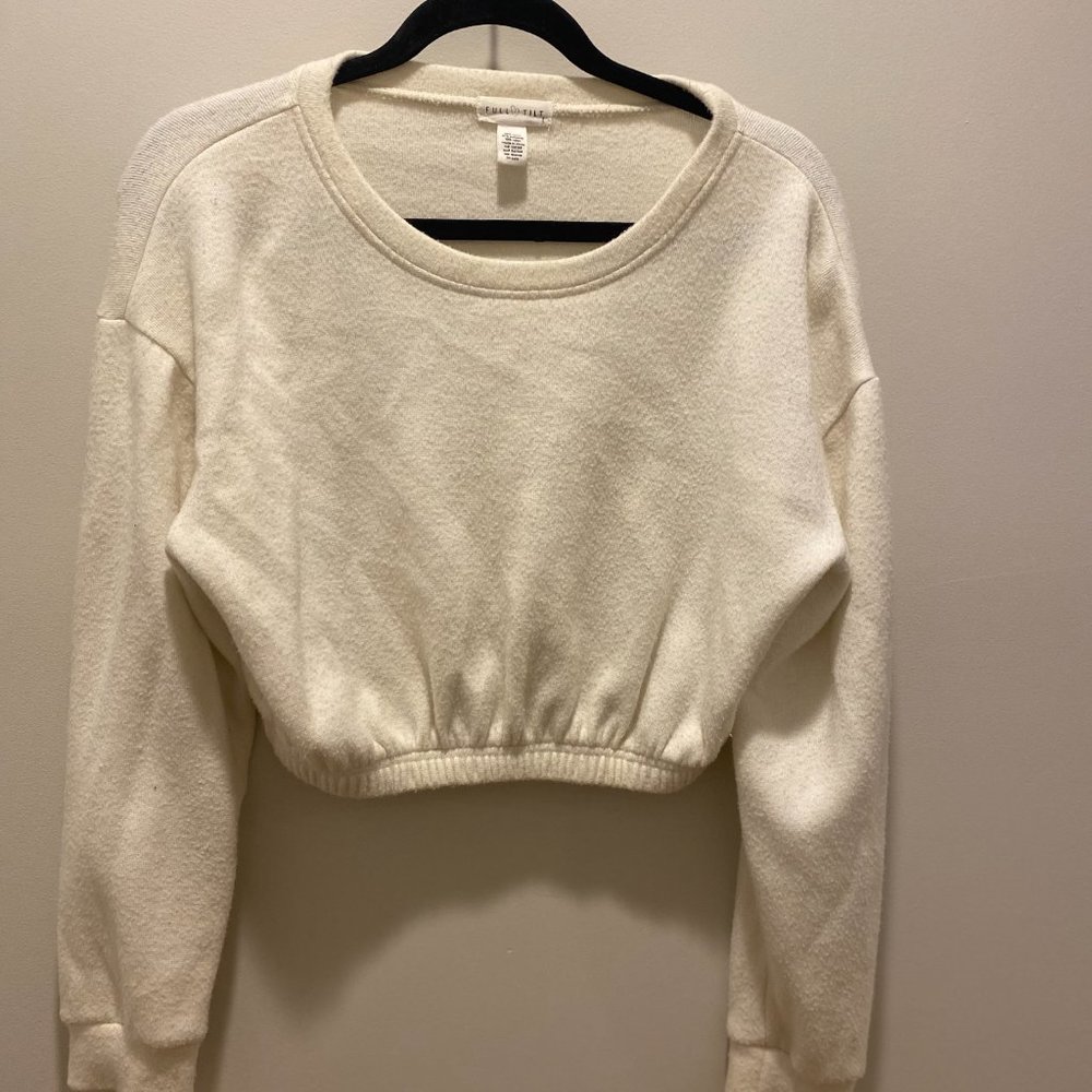 Full Tilt (Tillys) crop crew sweater cream